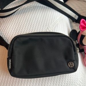 Lululemon Everywhere Crossbody Bag